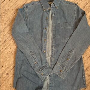 J Crew Men’s Blue Denim Shirt-NWOT